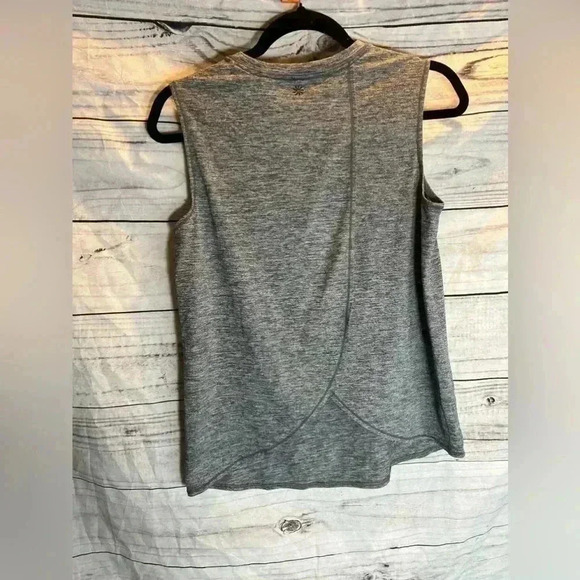 Athleta sleeveless grey workout tank - Picture 4 of 6